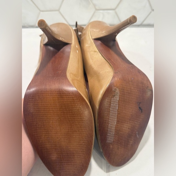 Enzo Angiolini Bow Back Champagne Gold Peep Toe Patent Leather Stilettos Sz 7.5 - Picture 9 of 10